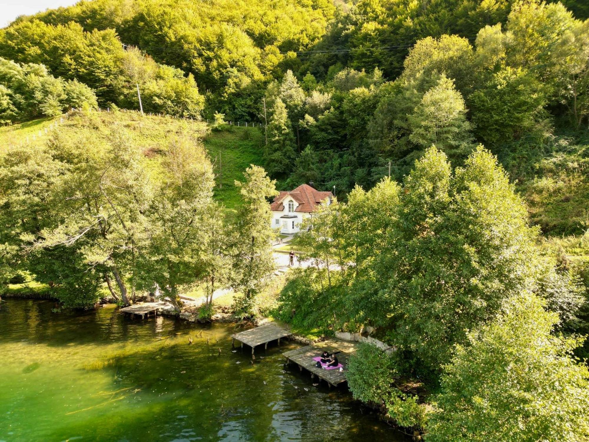 Cobras Plivsko Jezero, Jajce Vila Exterior foto