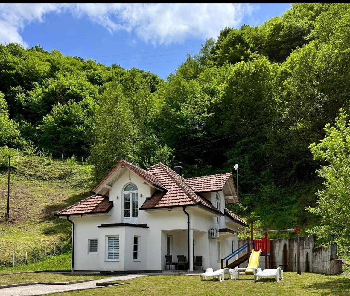 Cobras Plivsko Jezero, Jajce Vila Exterior foto